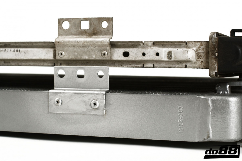 SAAB 9-3 1,9 TTiD Intercooler SAAB 9-3 1,9 TTiD Intercooler